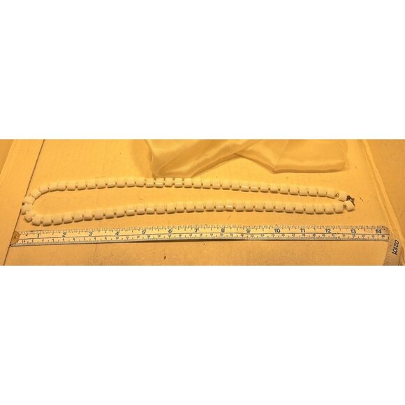 Vintage White Milk Glass Square Beaded Necklace 34" With Lobster Clasp - Picture 6 of 7